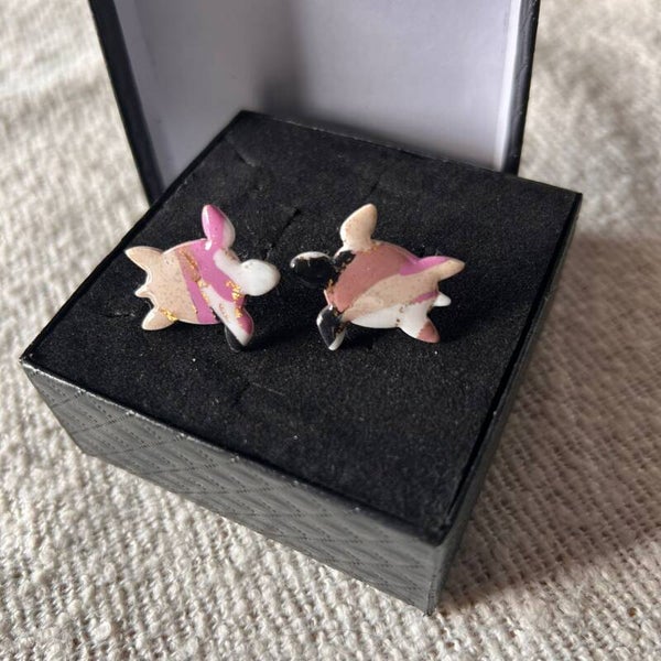 Tortoise stud oorbellen