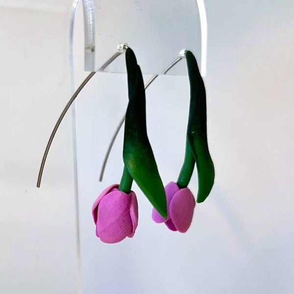 When tulips bloom oorbellen – violet tulip hooks