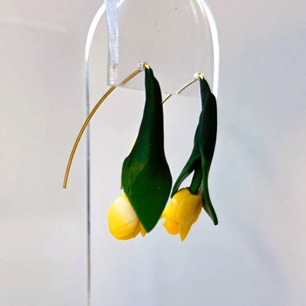 When tulips bloom oorbellen – honey tulip hooks