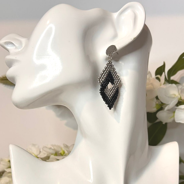 Midnight mirage beaded oorbellen