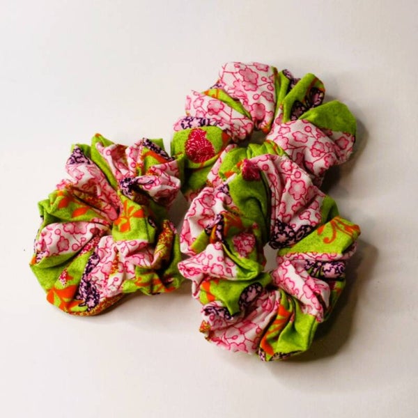 Tropical grove small scrunchie