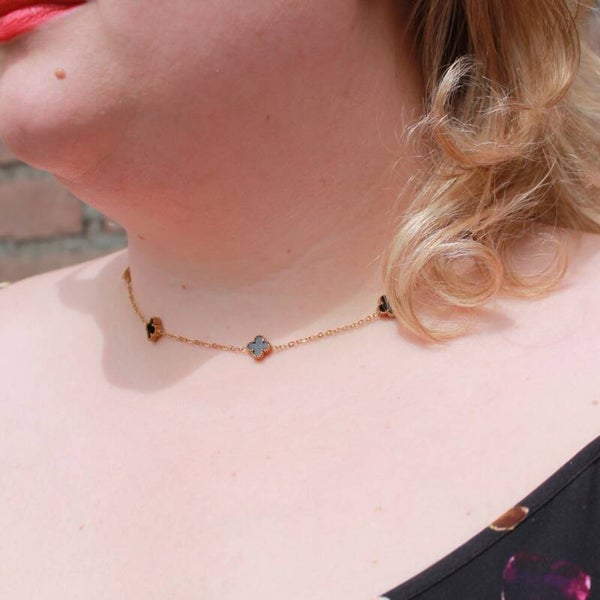 Noir clover ketting