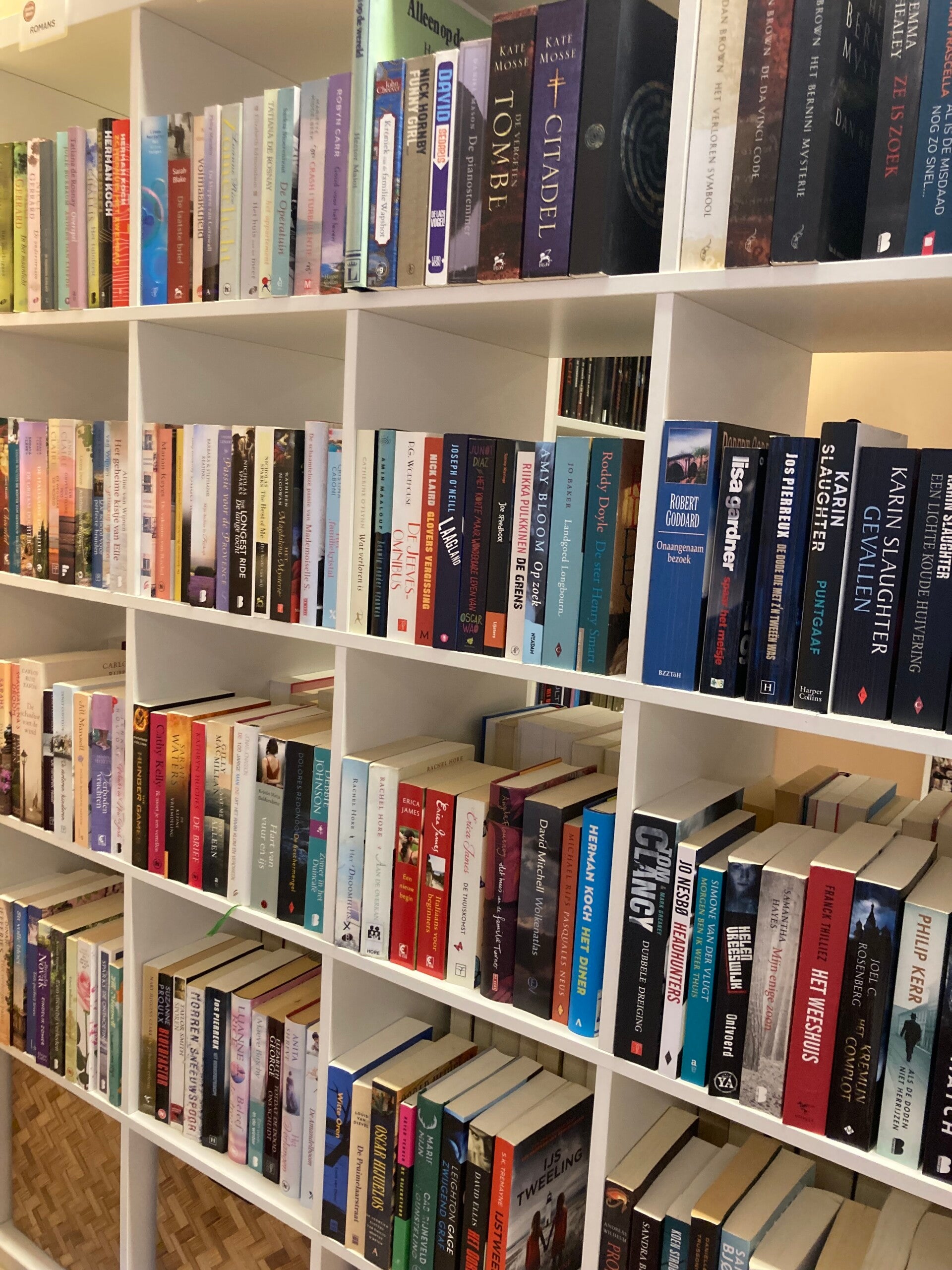 Tweedehands boeken. Romans, Thrillers, Misdaadboeken.