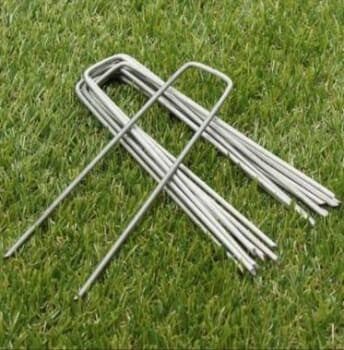 U-Pennen / Kunstgras haken per stuk