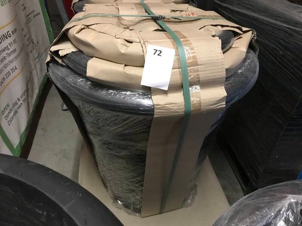 Set van 4 Luca lifestyle Grigio classico Anthracite. 1 pot 75cm dia/75cm hoogte, 1 pot 65cm dia/65cm hoogte, 1 pot 55cm dia/55cm hoogte, 1 pot 45cm dia/45cm hoogte