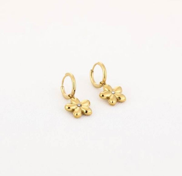 Tiny Flower Earrings Gold