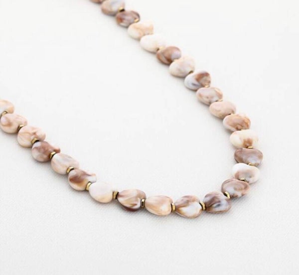 Necklace hearts beige