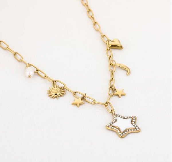 Star Charm Necklace Gold