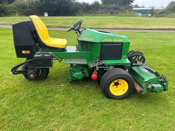 John Deere Tee Box Mower