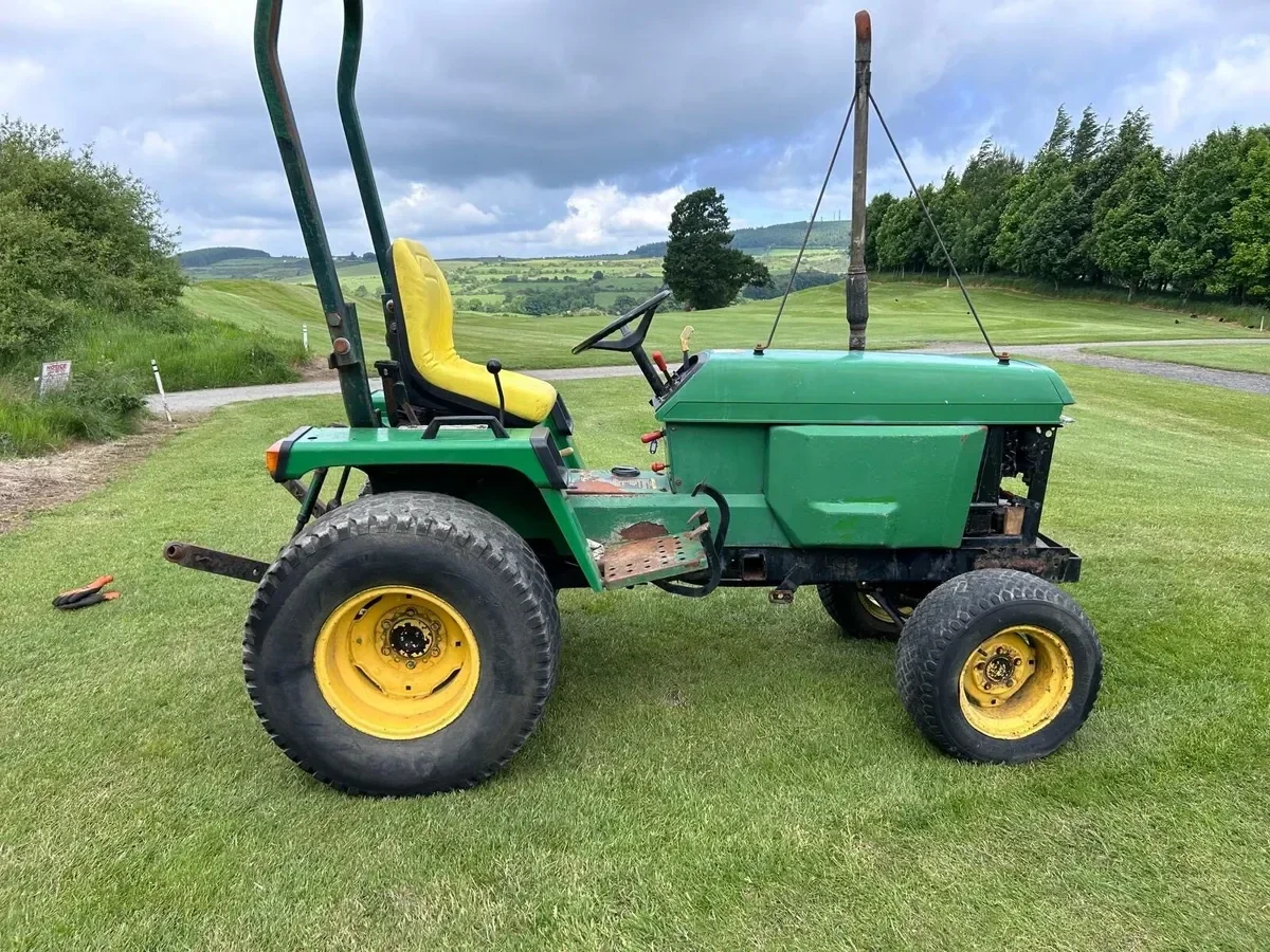 John Deere 855