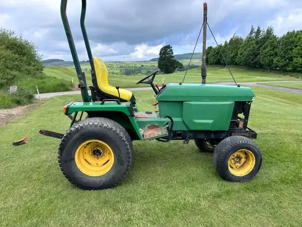 John Deere 855