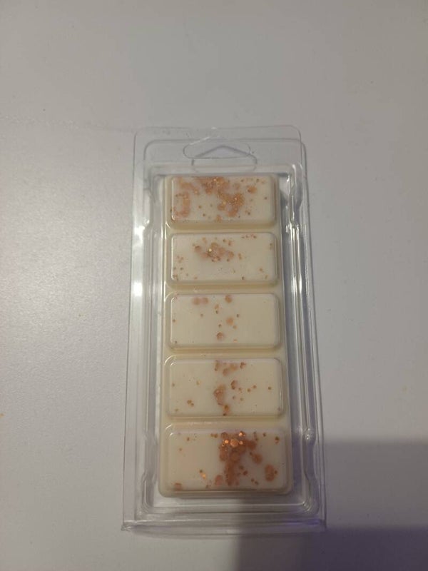 White musk and maple snap bar