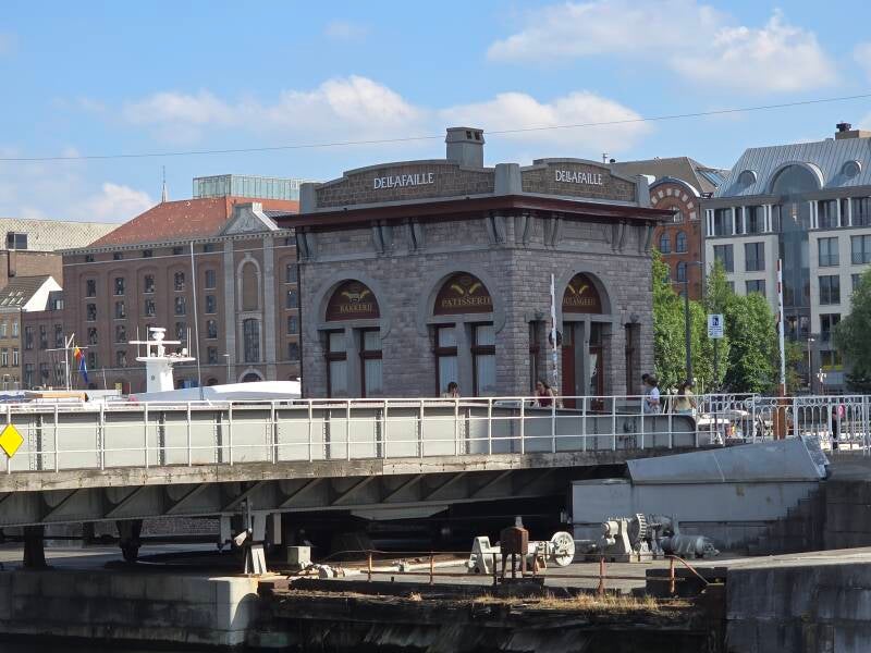 20250530_164333-standard.jpg