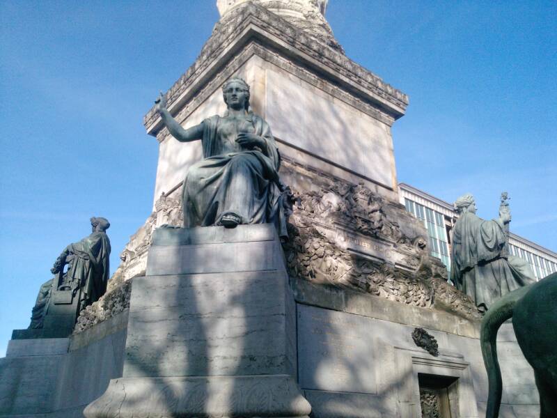 p110801_20-11-10.jpg
