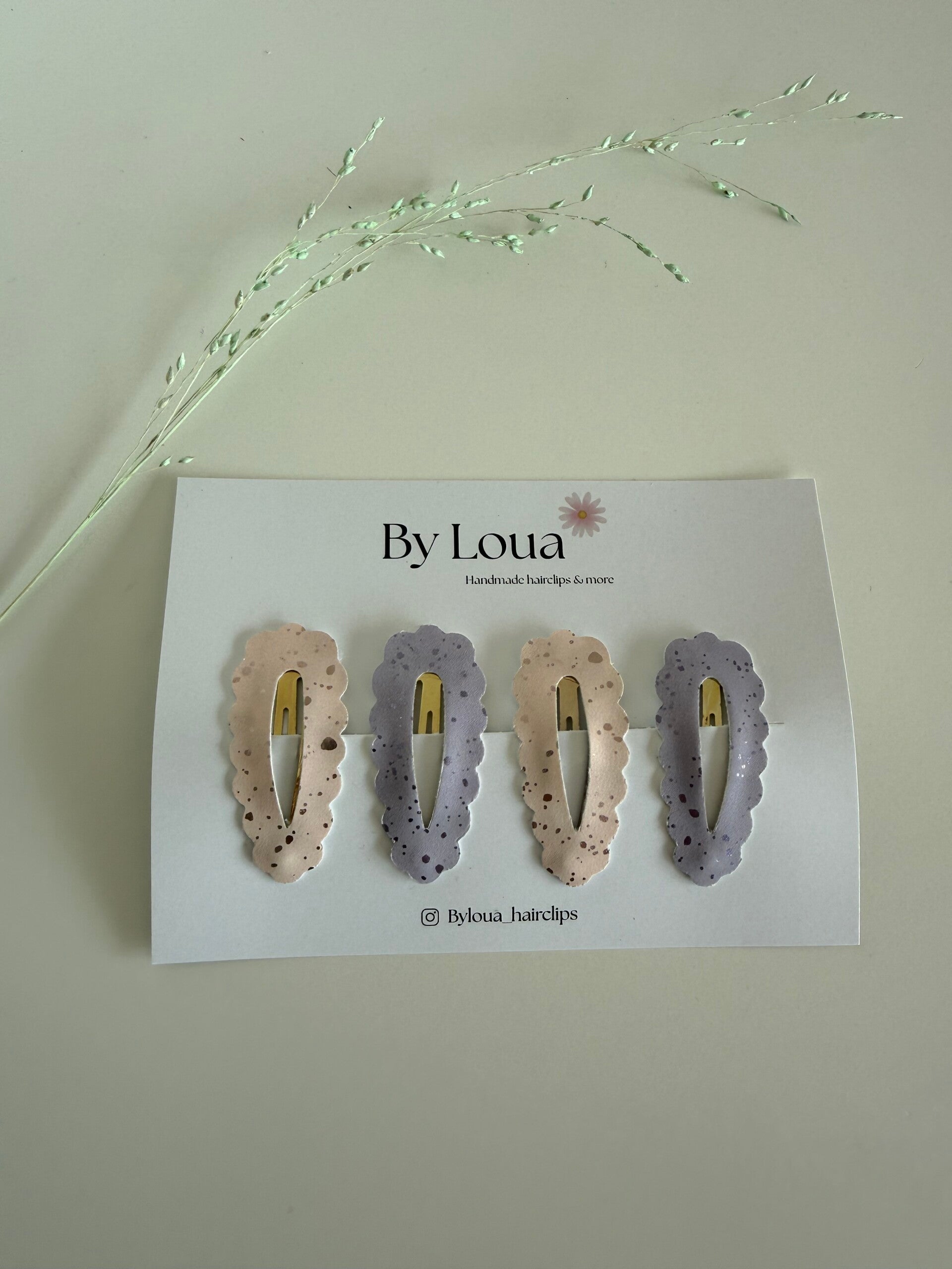 Lori beige Lila