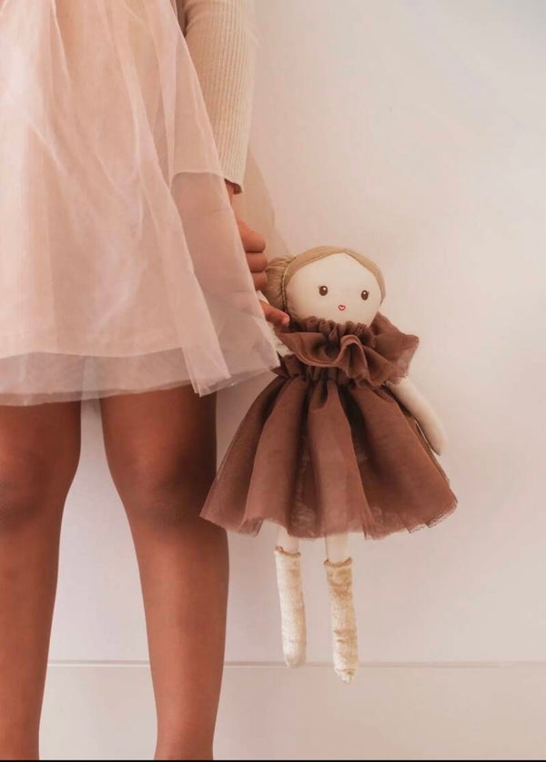 Dollies – Maggie Lu