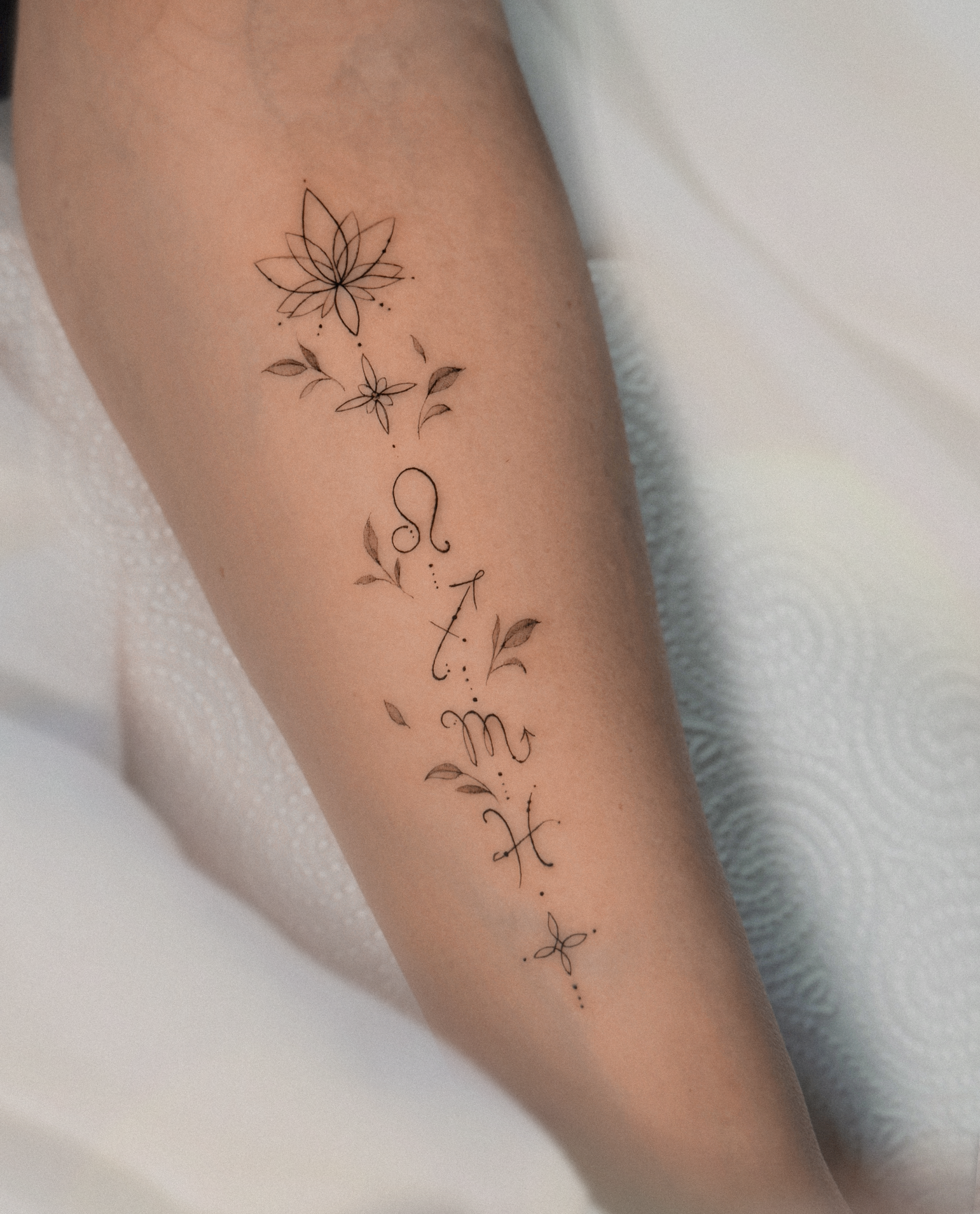 subtelene ornamenty deliaktny tatuaż Olsztyn 