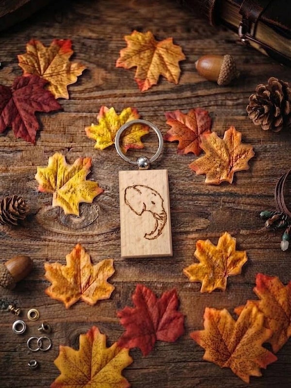 Handgemachter Holz-Schlüsselanhänger - Elefant