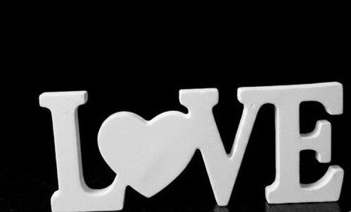 Deko-Schriftzug "Love"  – Ein Statement für dein Zuhause