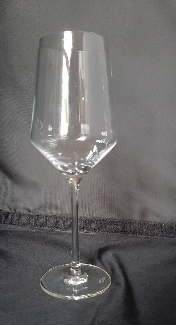 Moderne wijnglazen