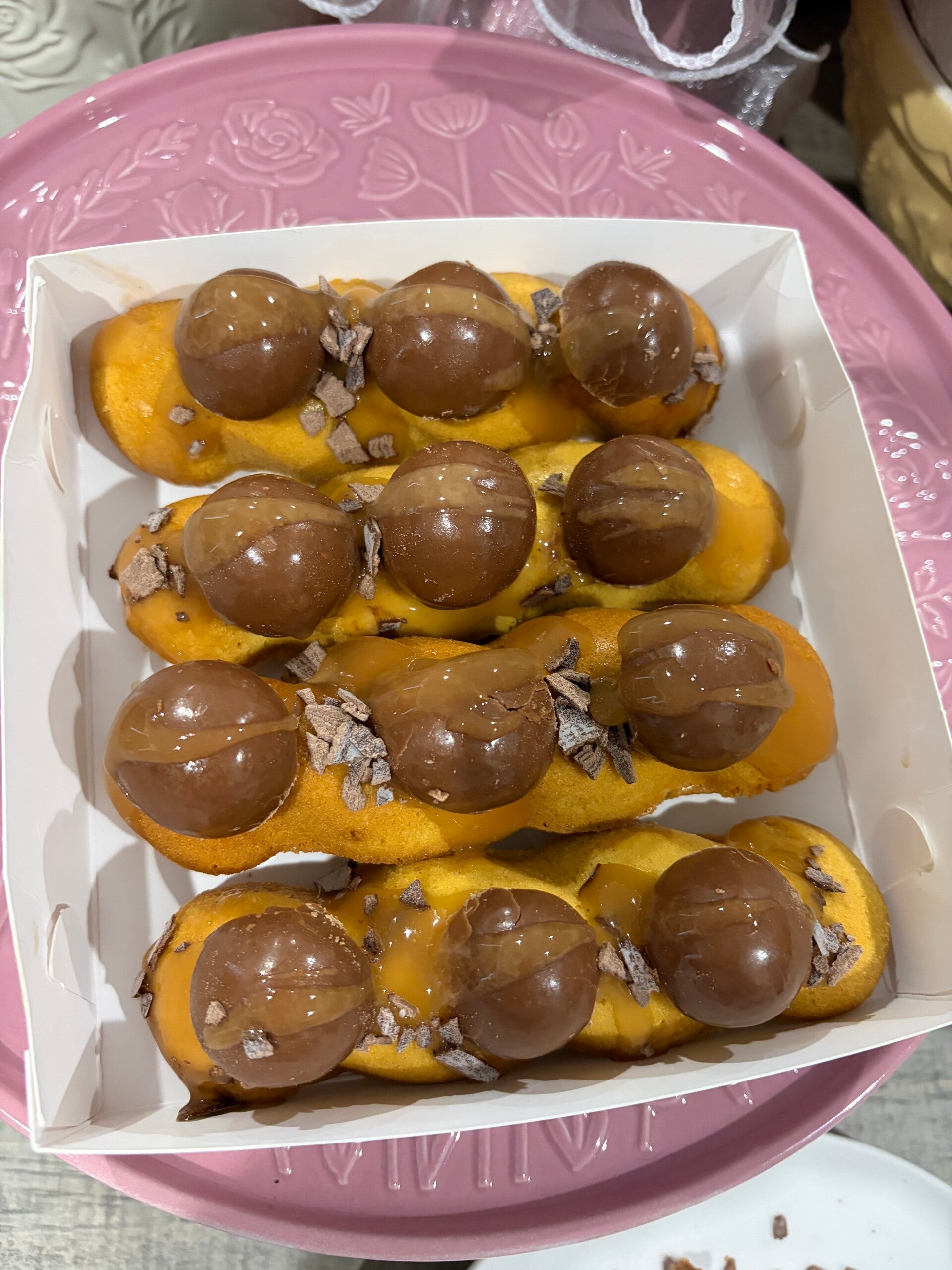 Saint Honore Collection | Caramel Twists with Dulce de Leche & Chocolate Strawberry Orbs | Box 4 | $30