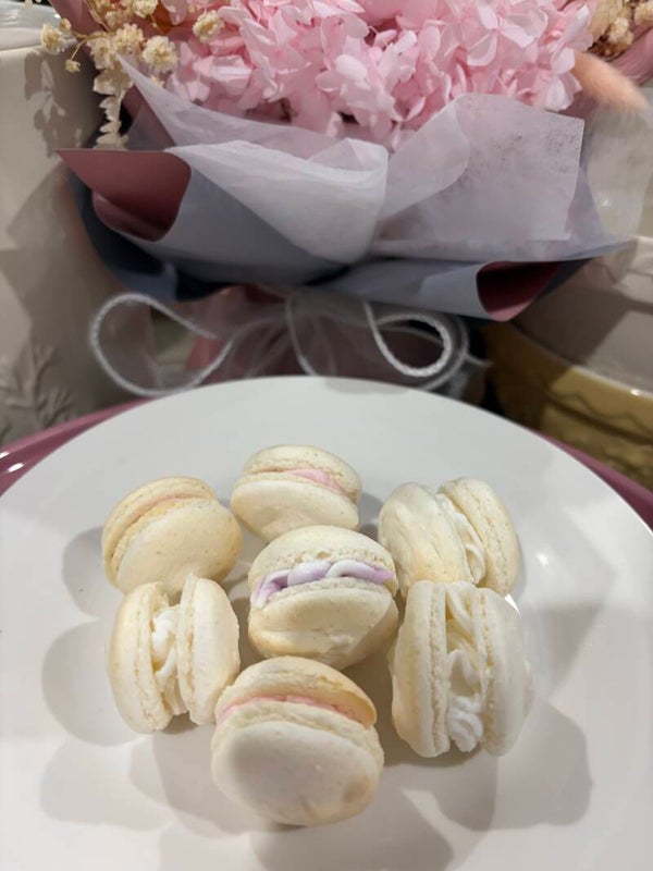 Whimsy Sparkling Champagne Macarons | Favour Box 10 | $20