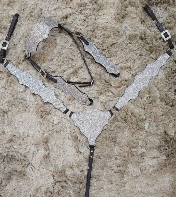 Silver tack set