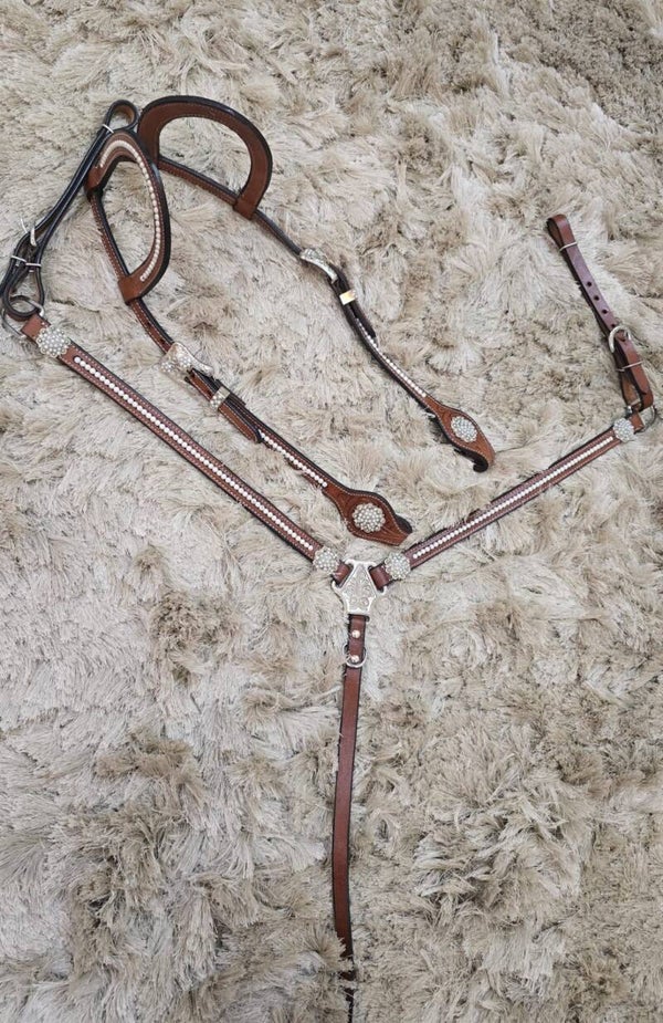 Classy tack set