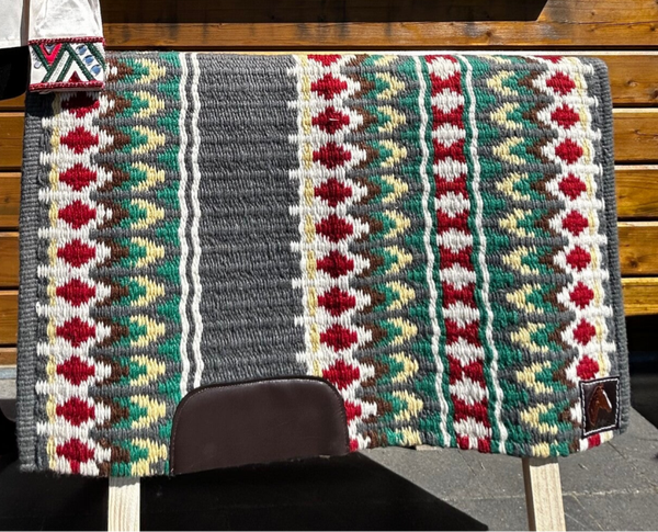 Blanket grey with green/red