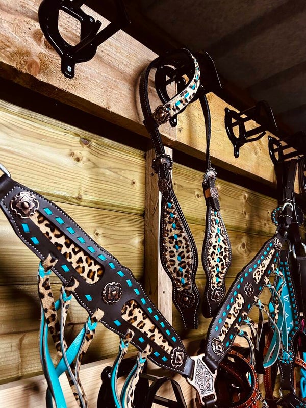 Leopard tack set