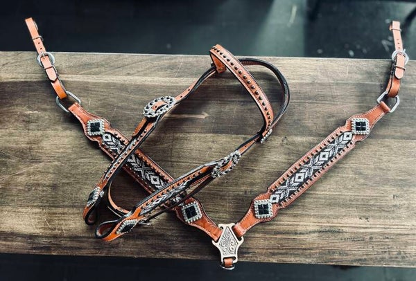 Black cross tack set