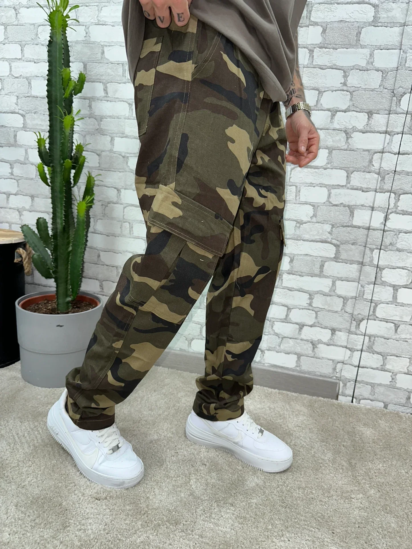 CARGO MILI CAMO -KAKI