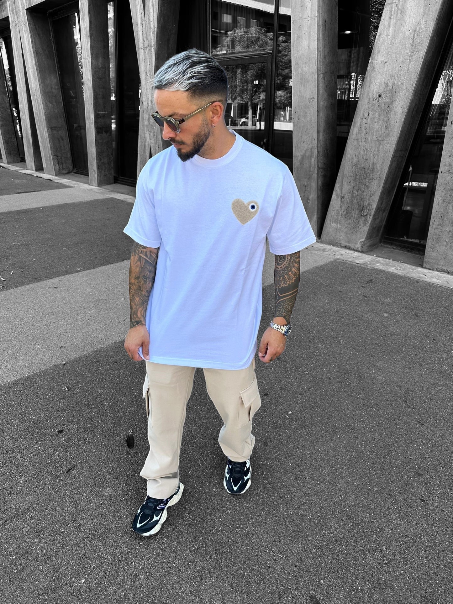 ADJ - T-SHIRT BLANC COEUR BEIGE