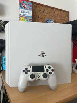 Ps 4 pro 500GB Weiß