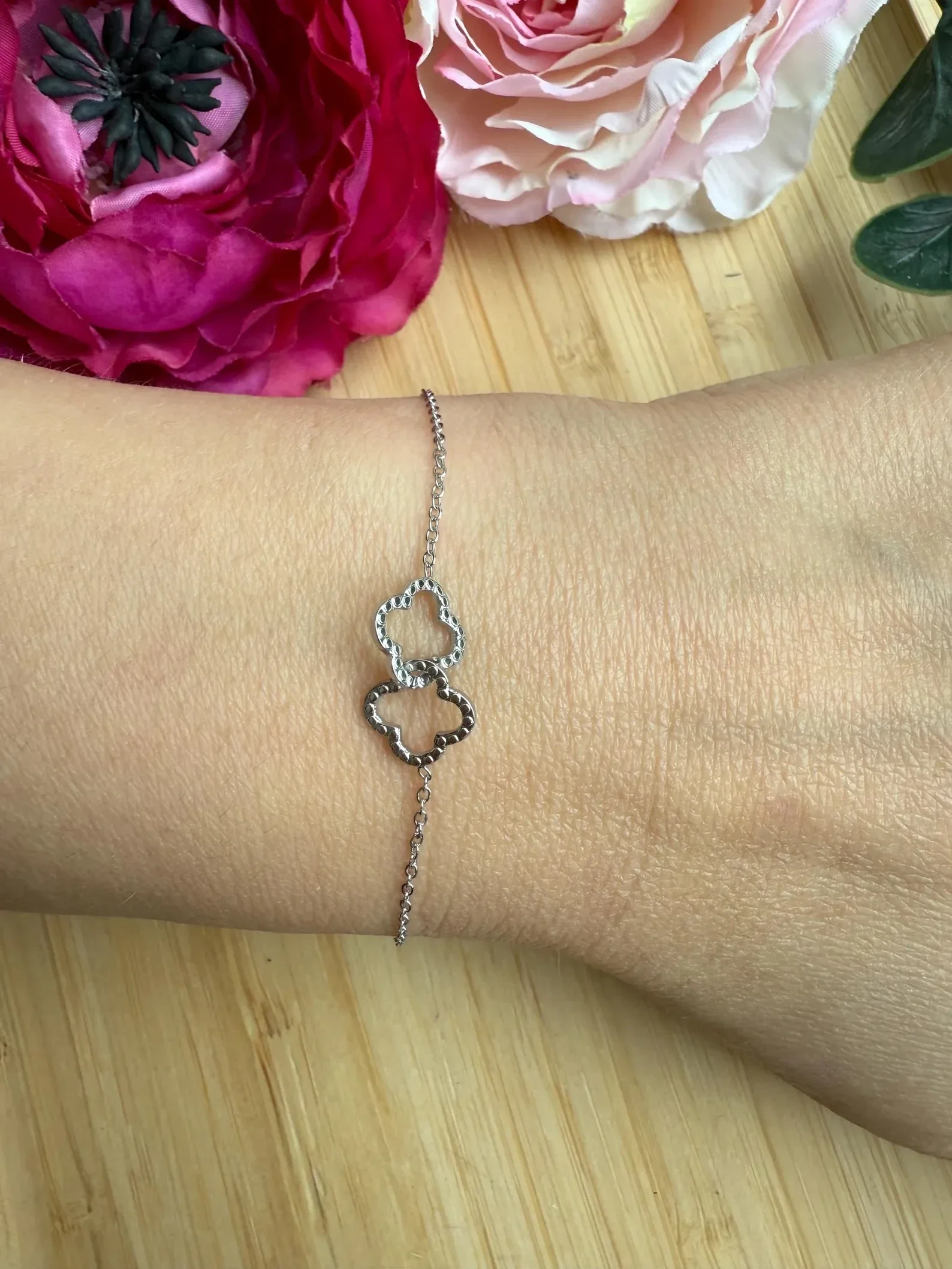 Filigranes Edelstahlarmband mit doppel Kleeblatt