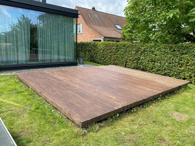 Opschuren van houten terras.jpg