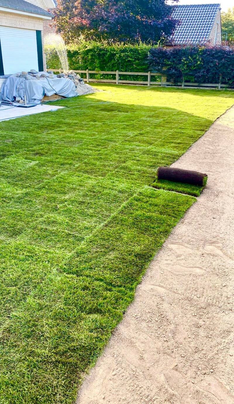 Aanleg grasmatten.jpg