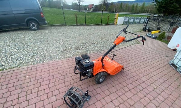 Wynajmę / Wypożyczę Glebogryzarka Kultywator z napędem , pługiem szerokość 50cm robocza 50zł/Doba