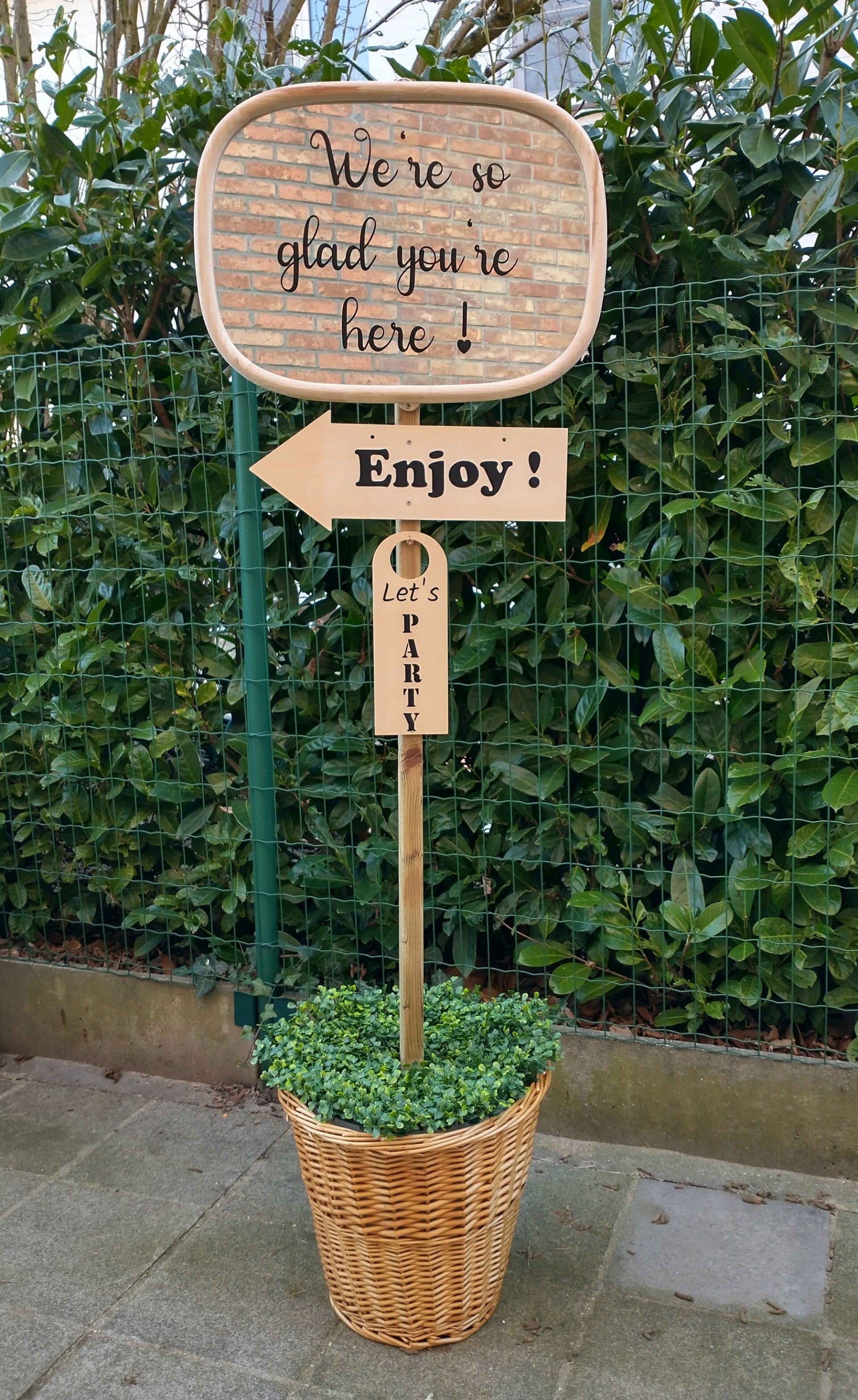 Welkomstbord "We're so glad you're here!