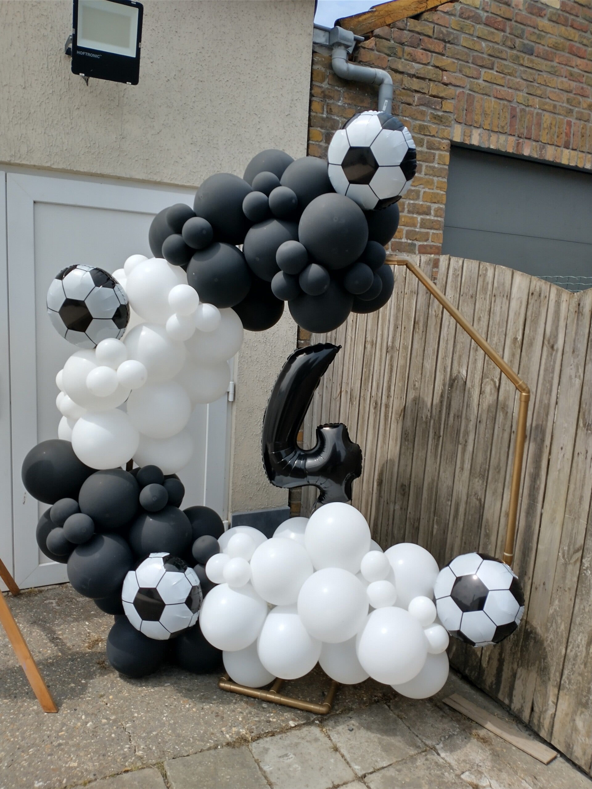 Feestdecoratie achthoek met ballonnen