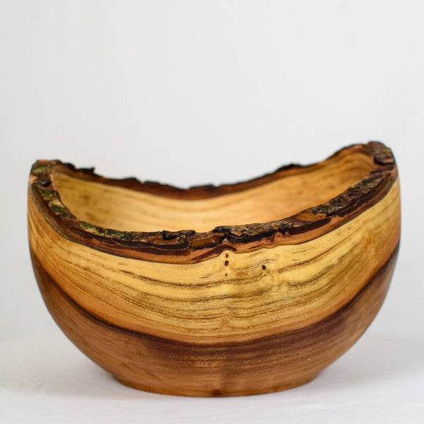 Schaal van Iepenhout met natuurrand