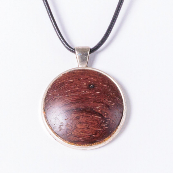 Hanger 1415 Zilverkleur & Wengehout. Plm 30 mm.