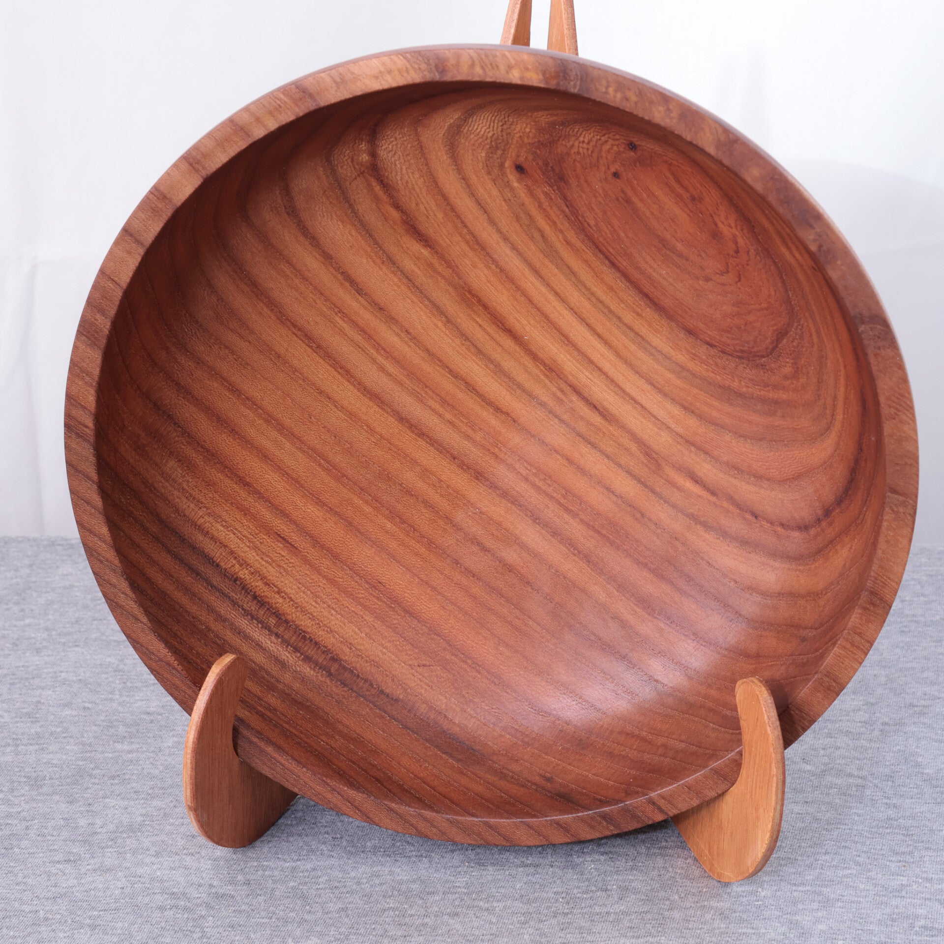 Schaal van Iepenhout met Indigo acryllak