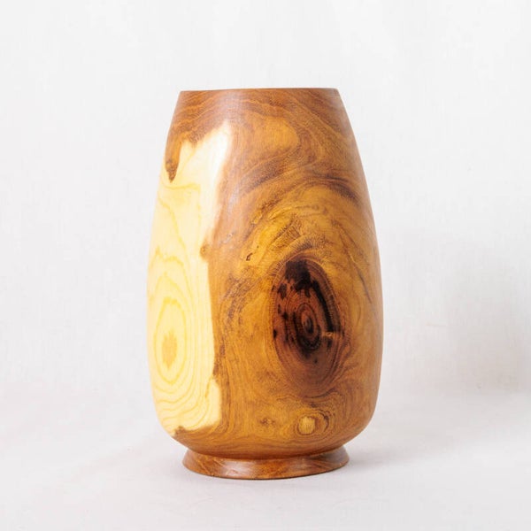 Vaas van Goudenregenhout