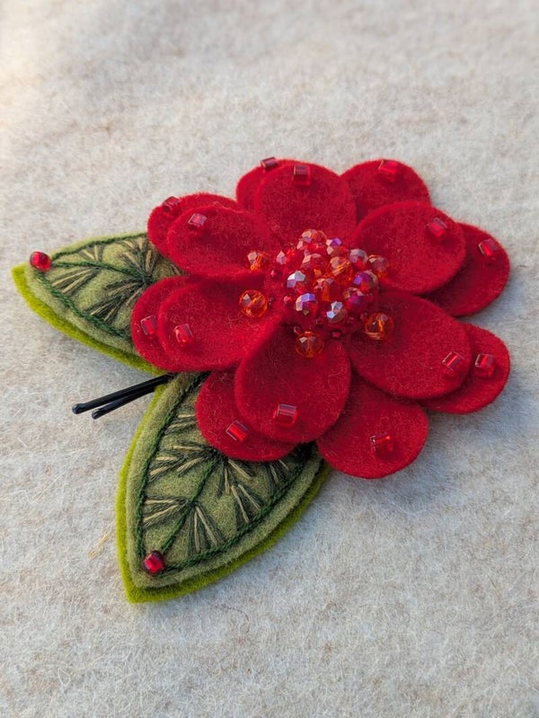 Barrette fleur laine feutrée - rouge