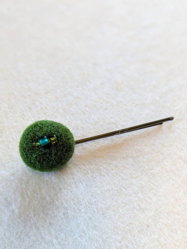 Barrette laine feutrée - vert foncé