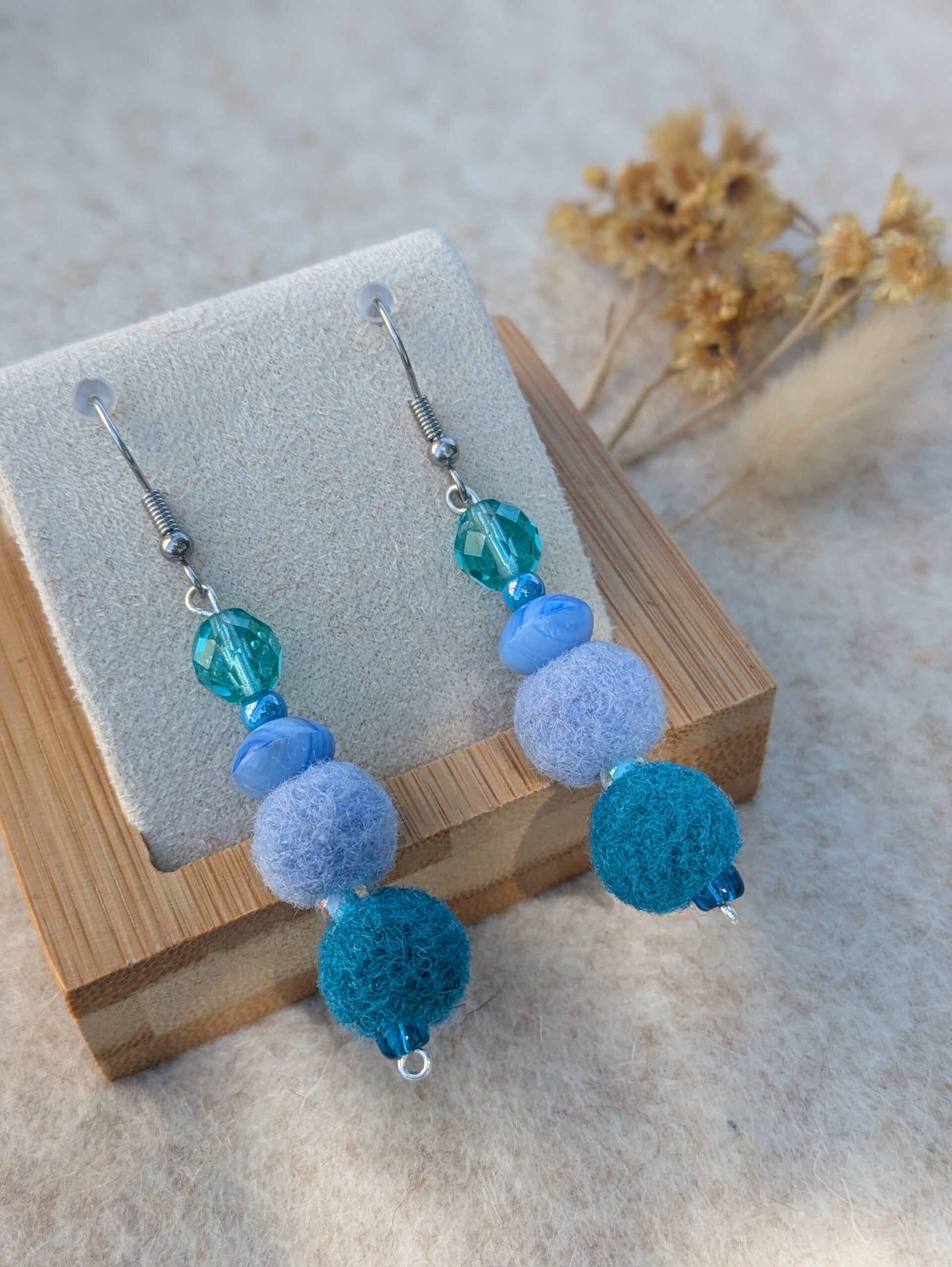 Boucles d'oreilles bicolores - bleues ciel et bleues vives