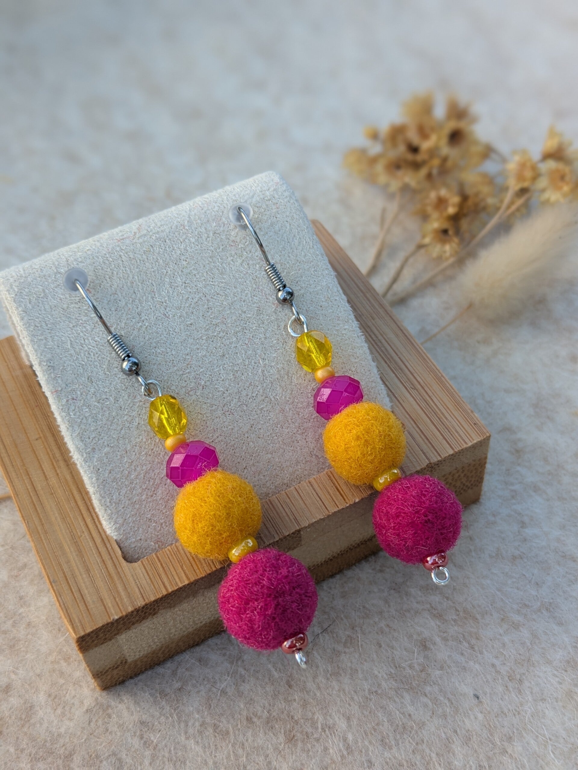 Boucles d'oreilles bicolores - jaunes maïs et roses vives