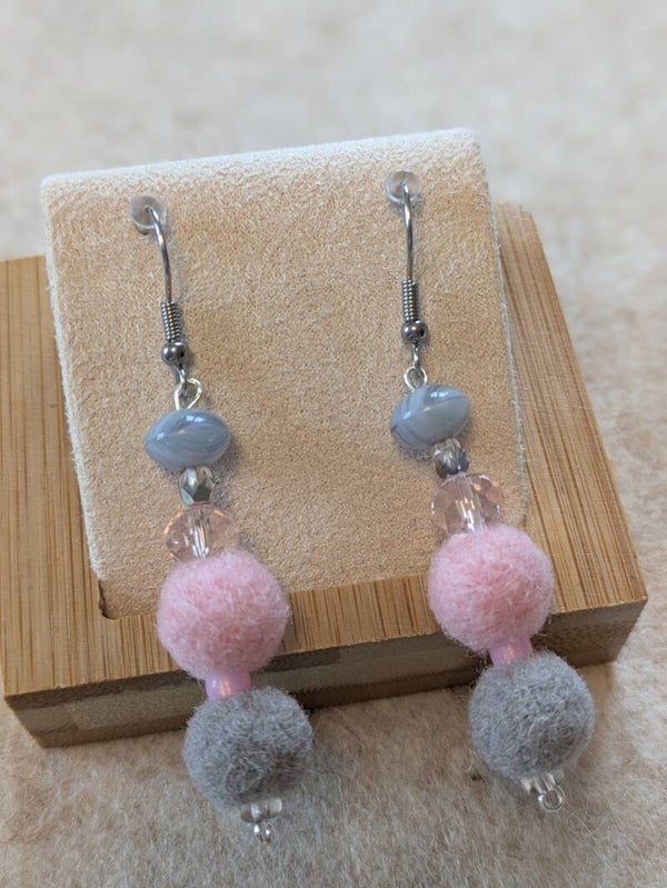 Boucles d'oreilles bicolores - roses claires et grises claires