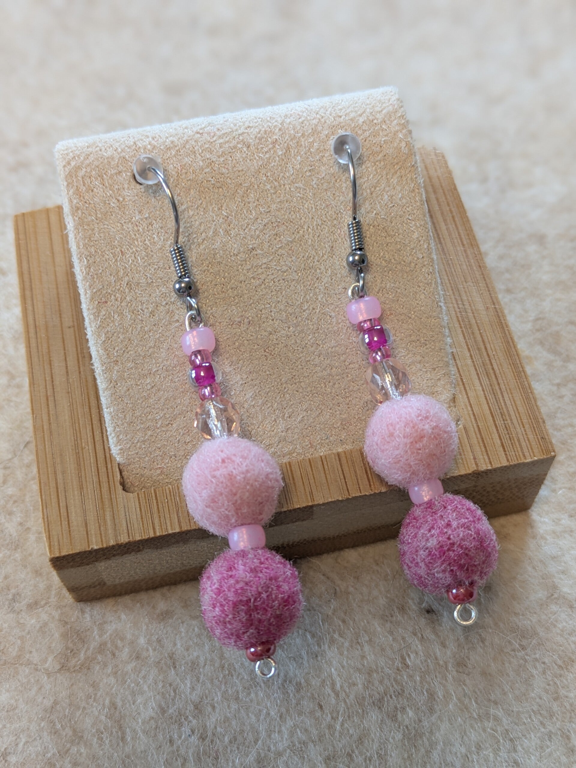 Boucles d'oreilles bicolores - roses claires et roses chinées